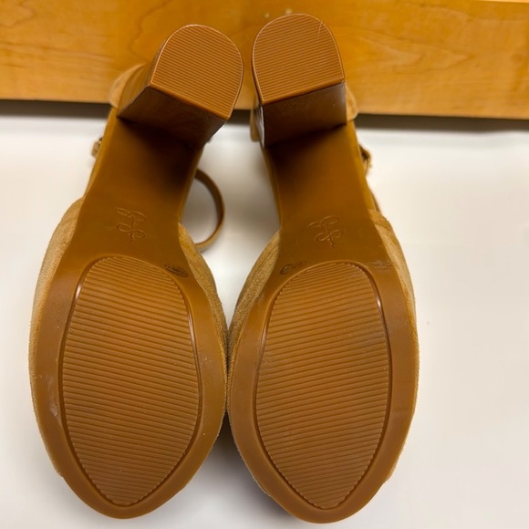 Jessica Simpson platform heels - Picture 6 of 9